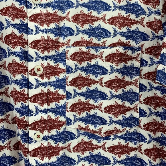 Zipcode Men’s small short sleeve button down shirt NWT red blue fish - Picture 5 of 17